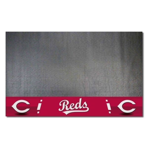 MLB - Cincinnati Reds - Vinyl Grill Mat - 26in. x 42in. - Image 2