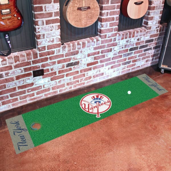 New York Yankees Putting Green Mat - 1.5ft. x 6ft.-31431